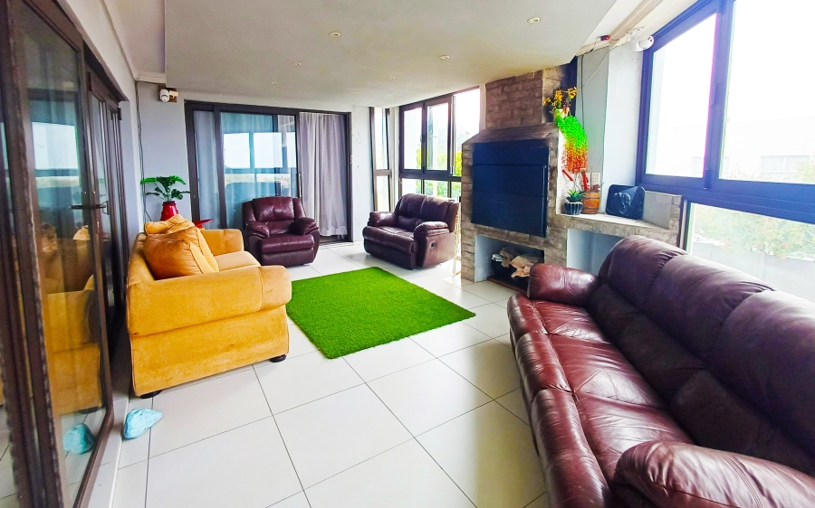 7 Bedroom Property for Sale in Kleinmond Western Cape